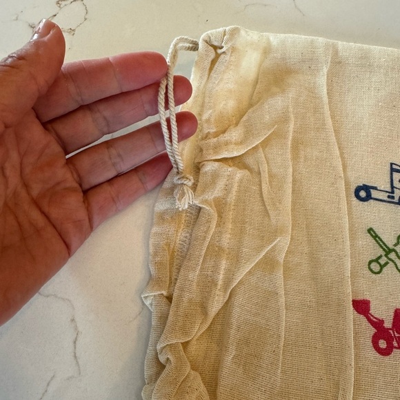 NWT Volvo Muslin Dust Cover Bags Drawstring Set of THREE Dustbags 14" x 10.5" - Picture 6 of 9